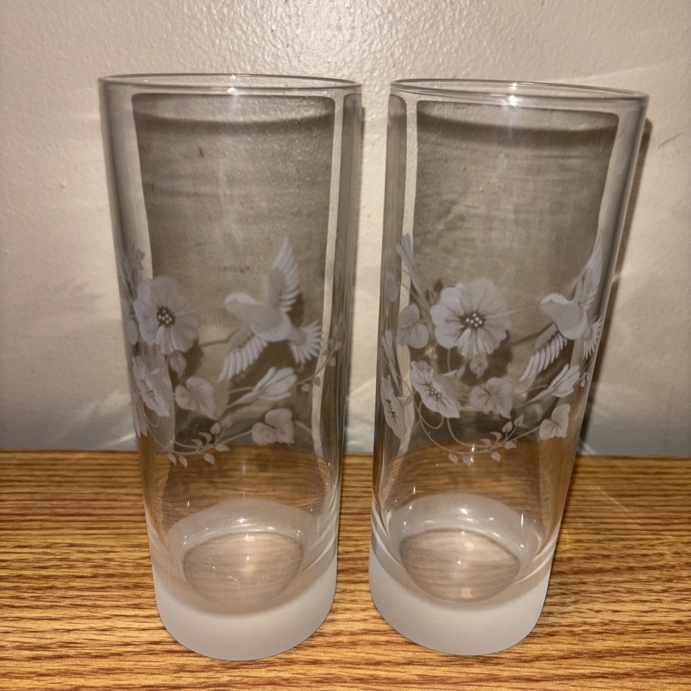 Vintage Avon Crystal HUMMINGBIRD 7 Oz Flat Tumblers SET OF TWO‎